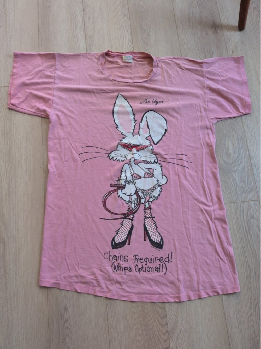 RARE VINTAGE 1980s "CHAINS REQUIRED" PARODY BUNNY NIGHTSHIRT Las Vegas L Pink